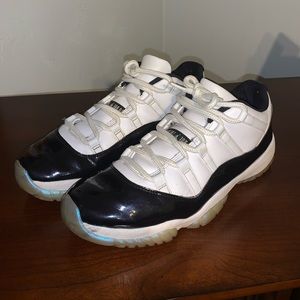 Jordan 11 Low “Emerald”